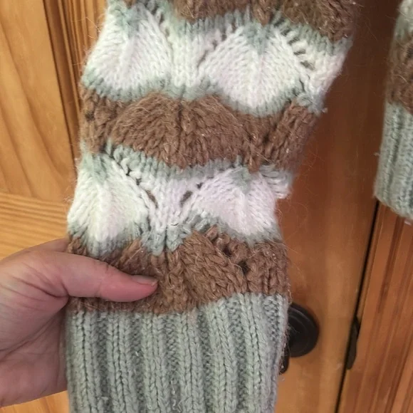 Zara Brown and Cream Crew Neck Sweater with Zigzag Pattern - Picture 5 of 7